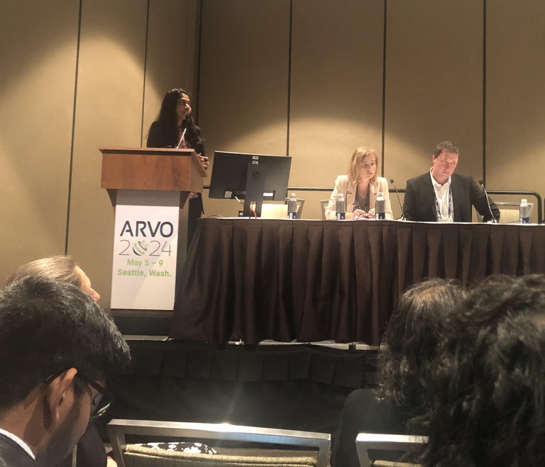 Subashree delivering podium talk at ARVO-2024